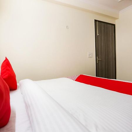 Hotel O Royal Galaxy New Delhi Exterior photo