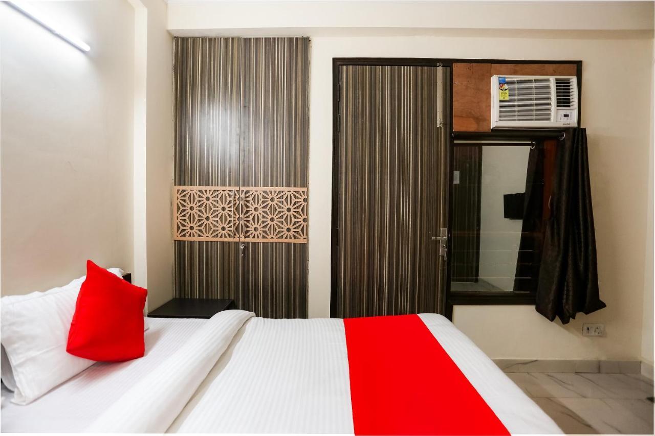 Hotel O Royal Galaxy New Delhi Exterior photo