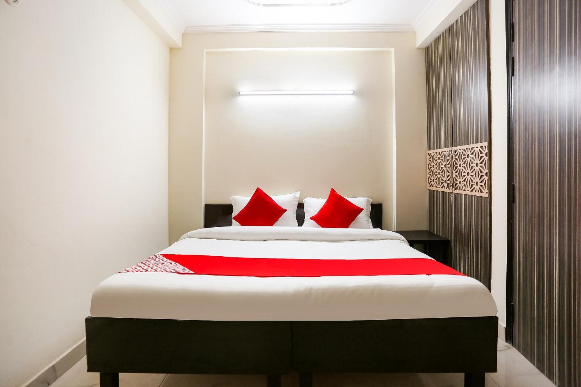 Hotel O Royal Galaxy New Delhi Exterior photo